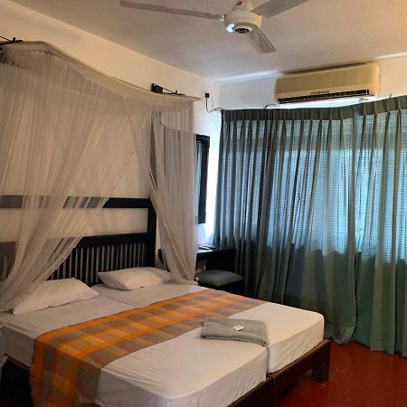 Nilani Hotel 拉特纳普勒 外观 照片