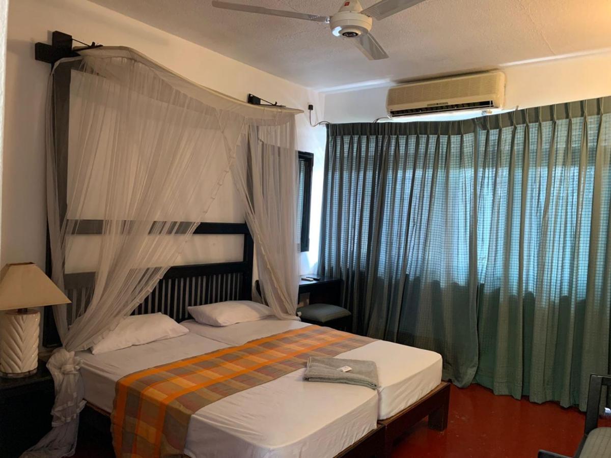 Nilani Hotel 拉特纳普勒 外观 照片