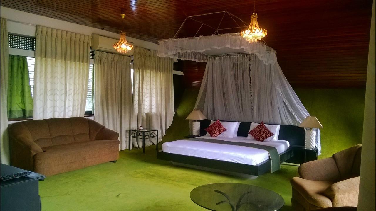 Nilani Hotel 拉特纳普勒 外观 照片