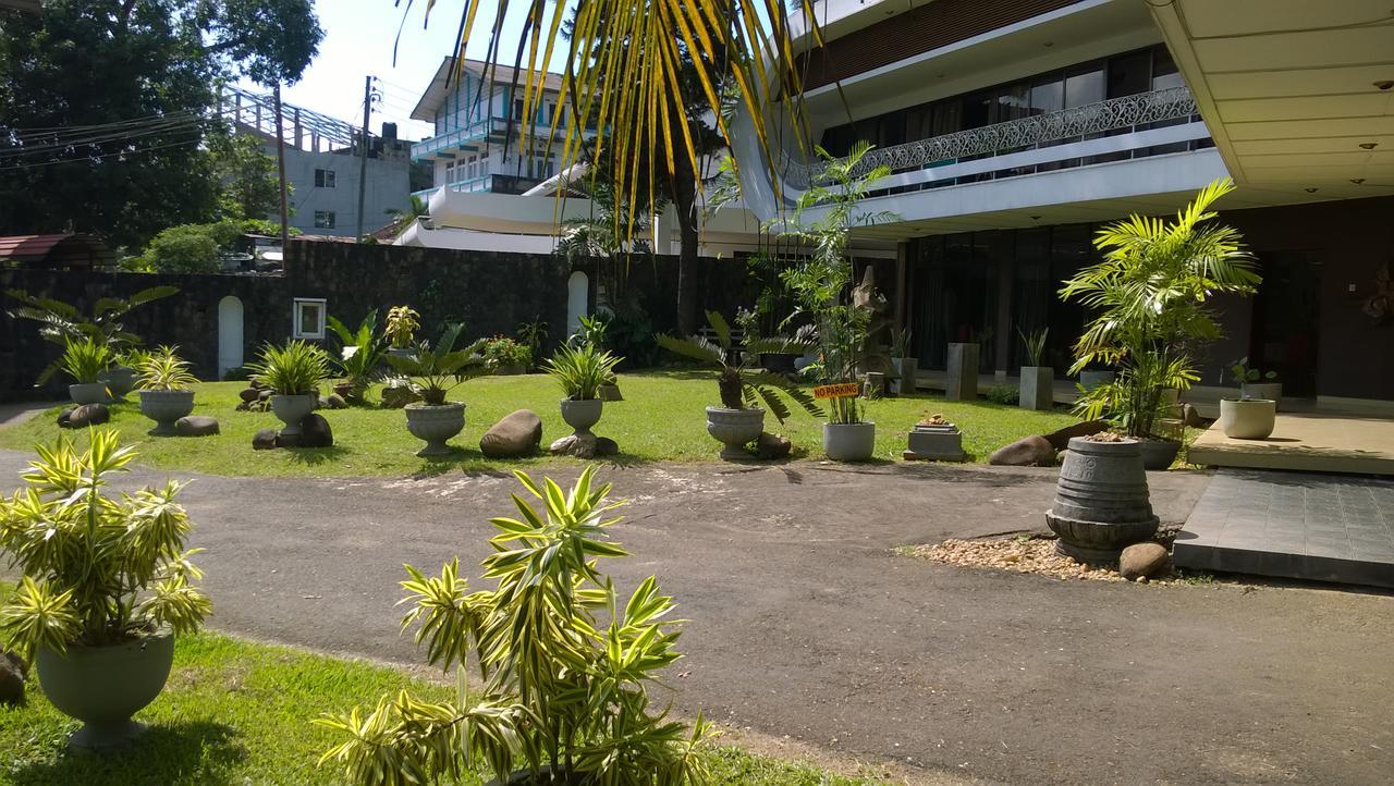 Nilani Hotel 拉特纳普勒 外观 照片