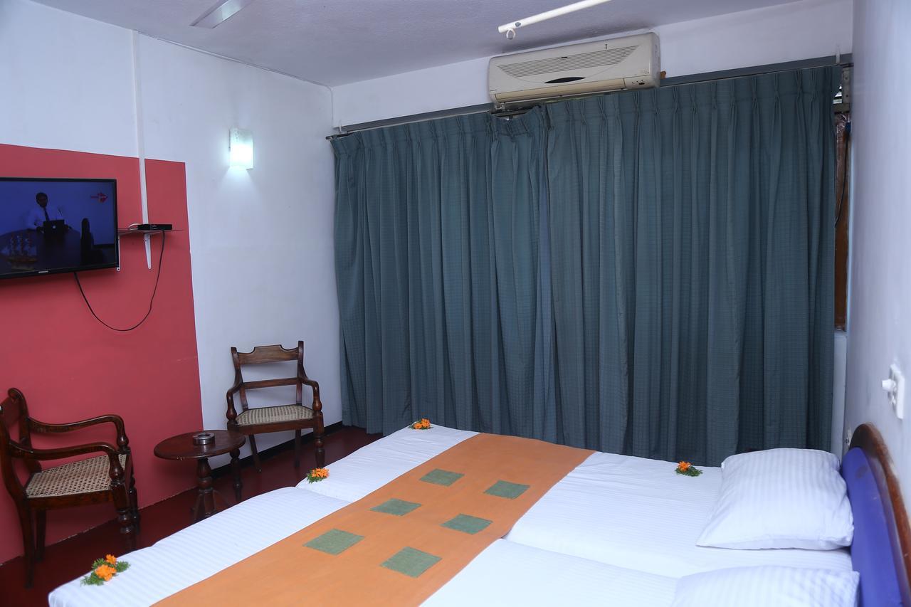 Nilani Hotel 拉特纳普勒 外观 照片