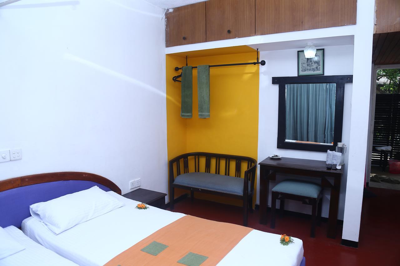 Nilani Hotel 拉特纳普勒 外观 照片