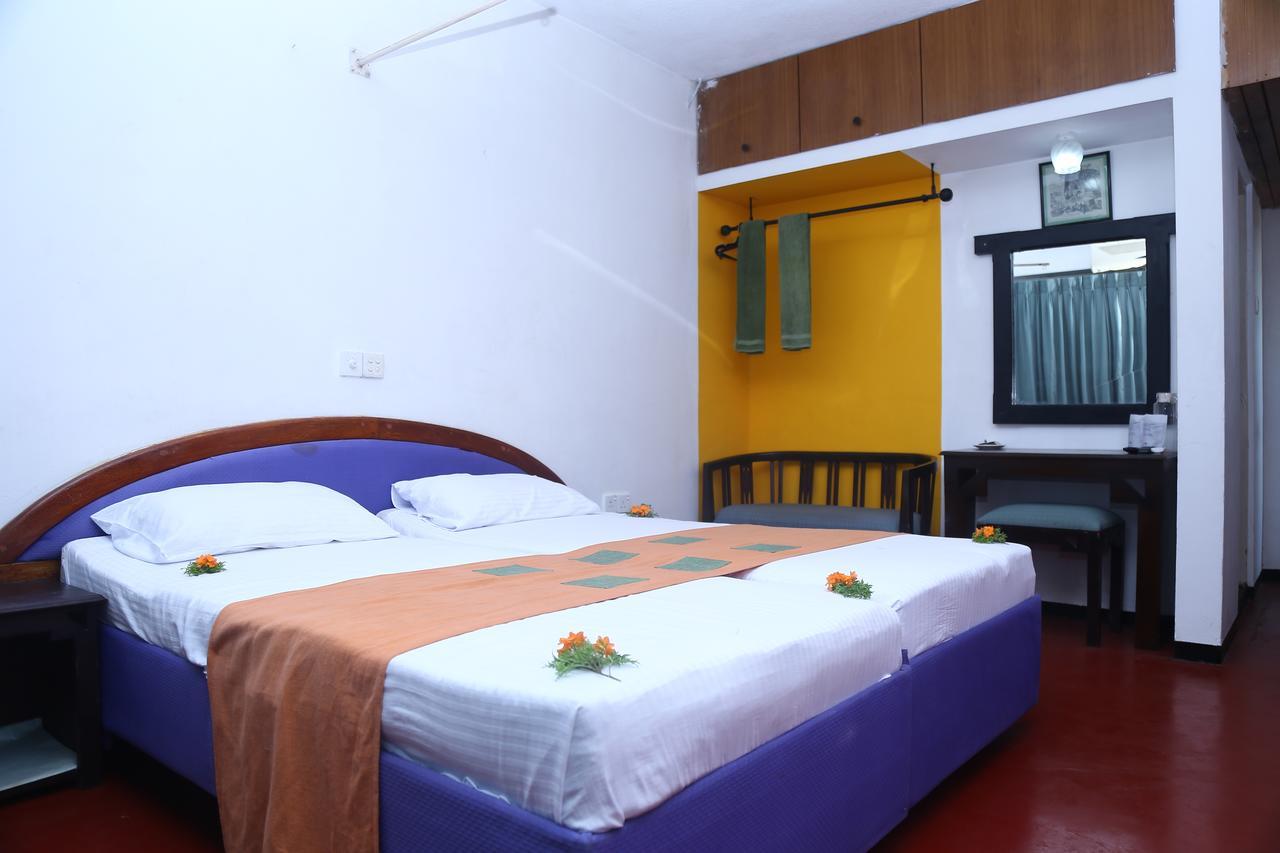 Nilani Hotel 拉特纳普勒 外观 照片